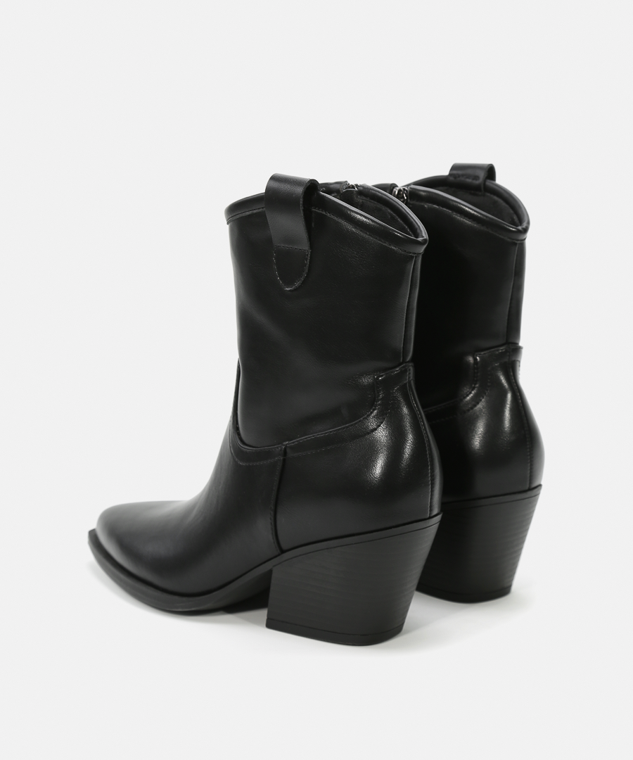Botines cowboy tacón negros image number null